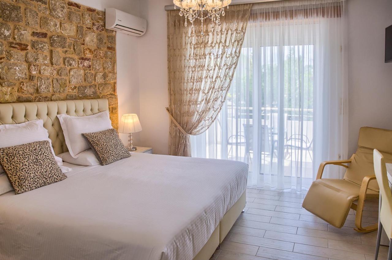 G&K Stone Suites Haraki Eksteriør billede